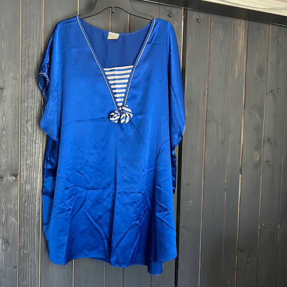 Vintage retro 80s nightgown